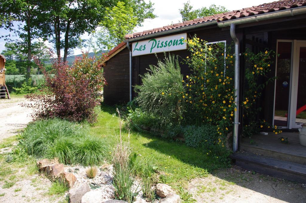 Les Roulottes Et Cabanes Du Livradois Cunlhat Buitenkant foto