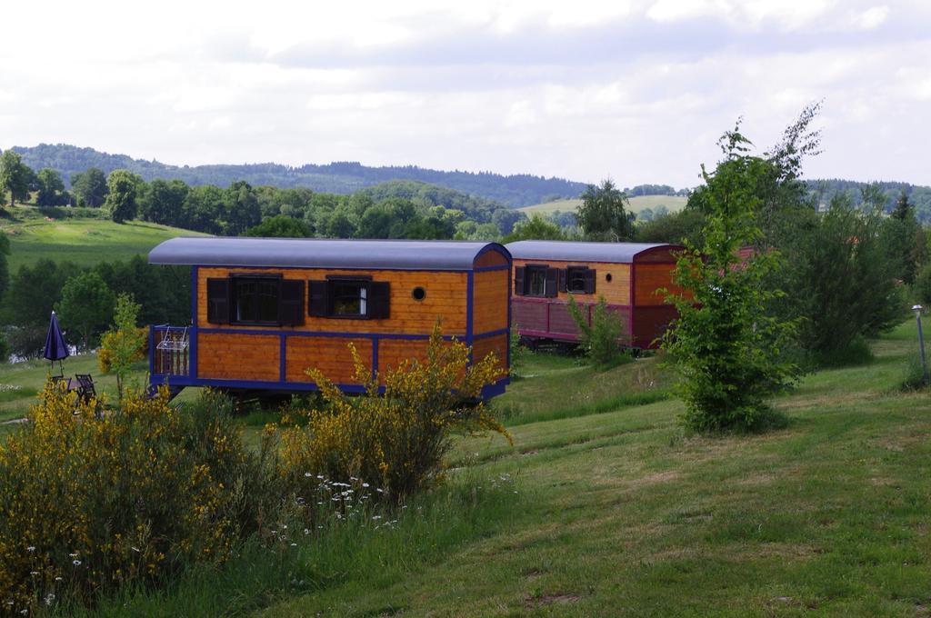 Les Roulottes Et Cabanes Du Livradois Cunlhat Buitenkant foto
