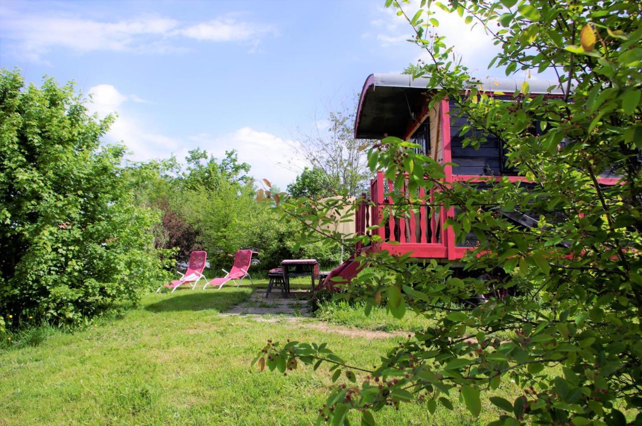 Les Roulottes Et Cabanes Du Livradois Cunlhat Buitenkant foto