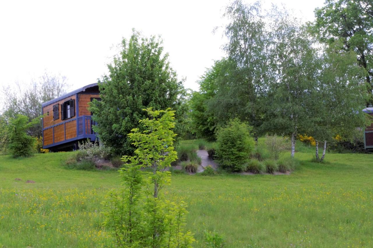 Les Roulottes Et Cabanes Du Livradois Cunlhat Buitenkant foto